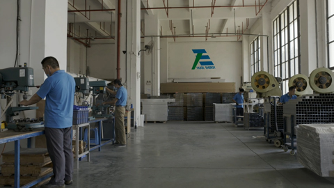 Dalam pemrosesan dan produksi aksesori profil aluminium, penyesuaian didukung.